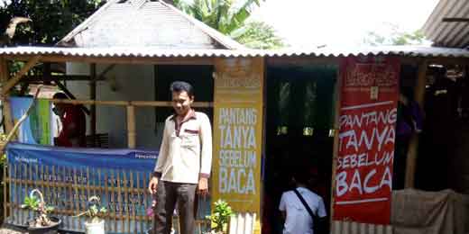 Rumah Baca dari Kandang Ayam