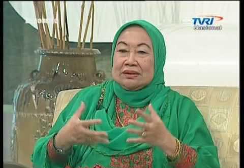  Prof. Tuty Alawiyah, Penegerian Madrasah Harus Memperhatikan Kekhasan