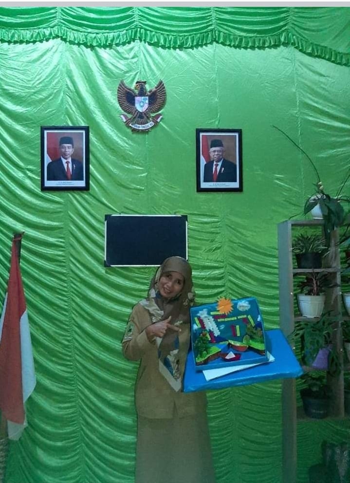 PERJUANGAN MENYIBAK OMBAK YANG BERGEMURUH