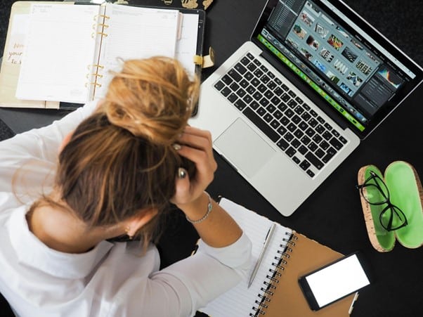  Guru Indonesia Menjerit: Tuntutan Elit, Gaji Seuprit