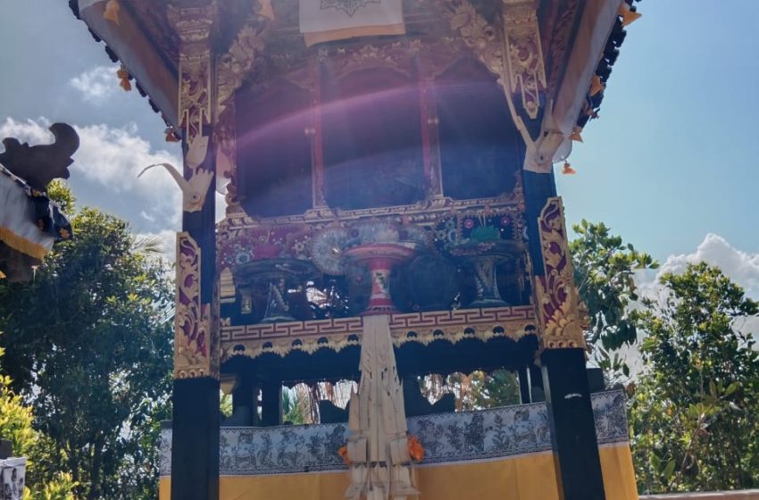 KAMULAN RONG TIGA DARI ANIMISME KE PEMUJAAN ROH LELUHUR