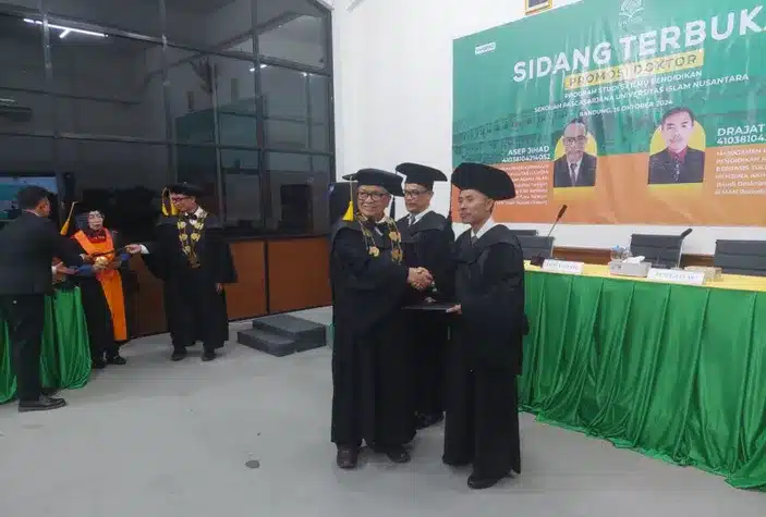 Dr. Drajat: Dari Pengayuh Becak hingga Doktor Cumlaude, Inspirasi Dunia Tanpa Sekolah