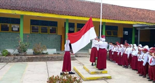  Penanaman Profil Pelajar Pancasila melalui Rutinitas Upacara Bendera