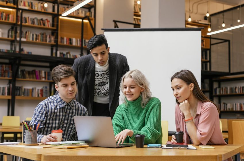  Pengaruh Organisasi Terhadap Pencapaian Mahasiswa Dalam Sudut Pandang Sosiologi